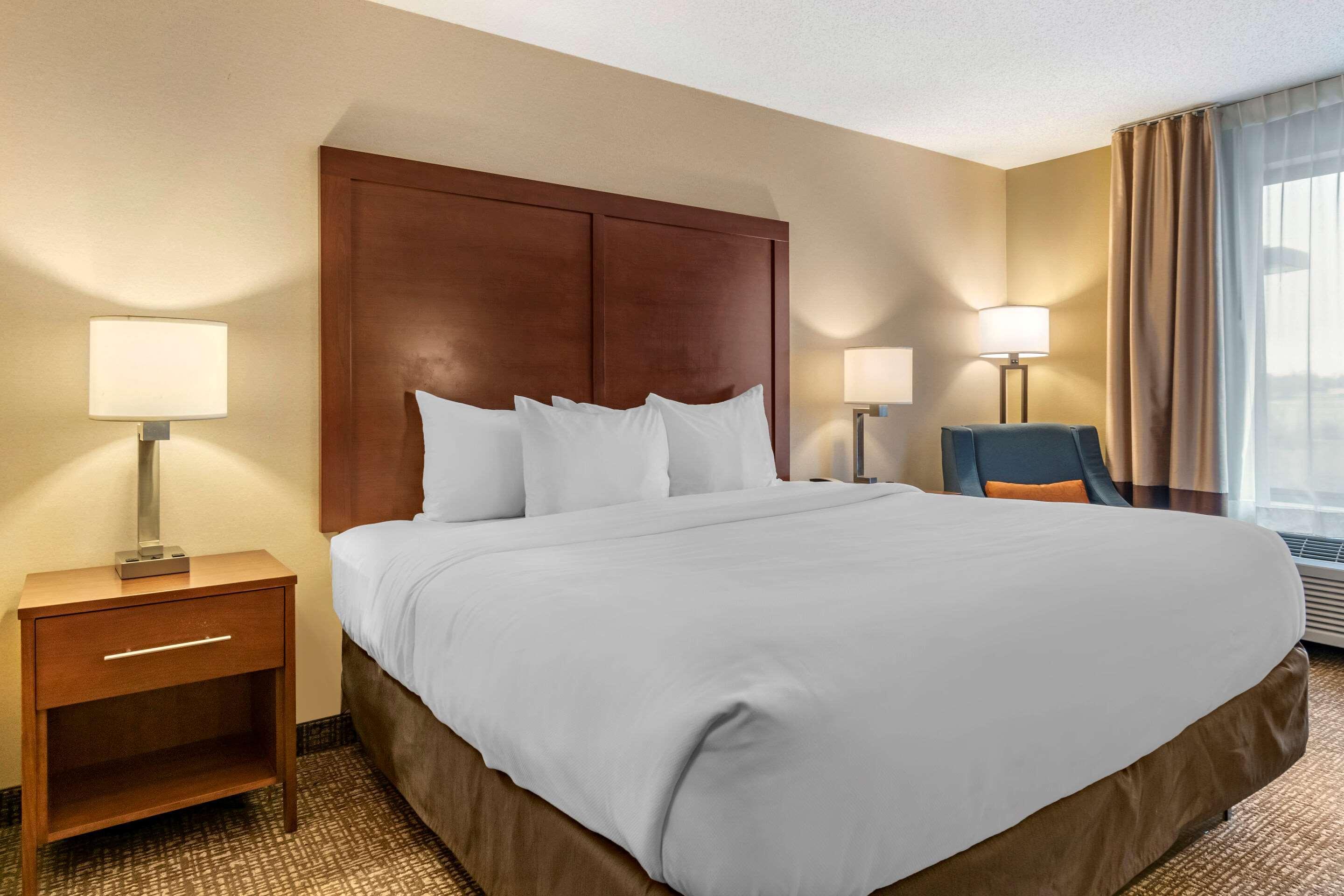Comfort Inn Pa Turnpike - I-81 Карлайл Екстериор снимка