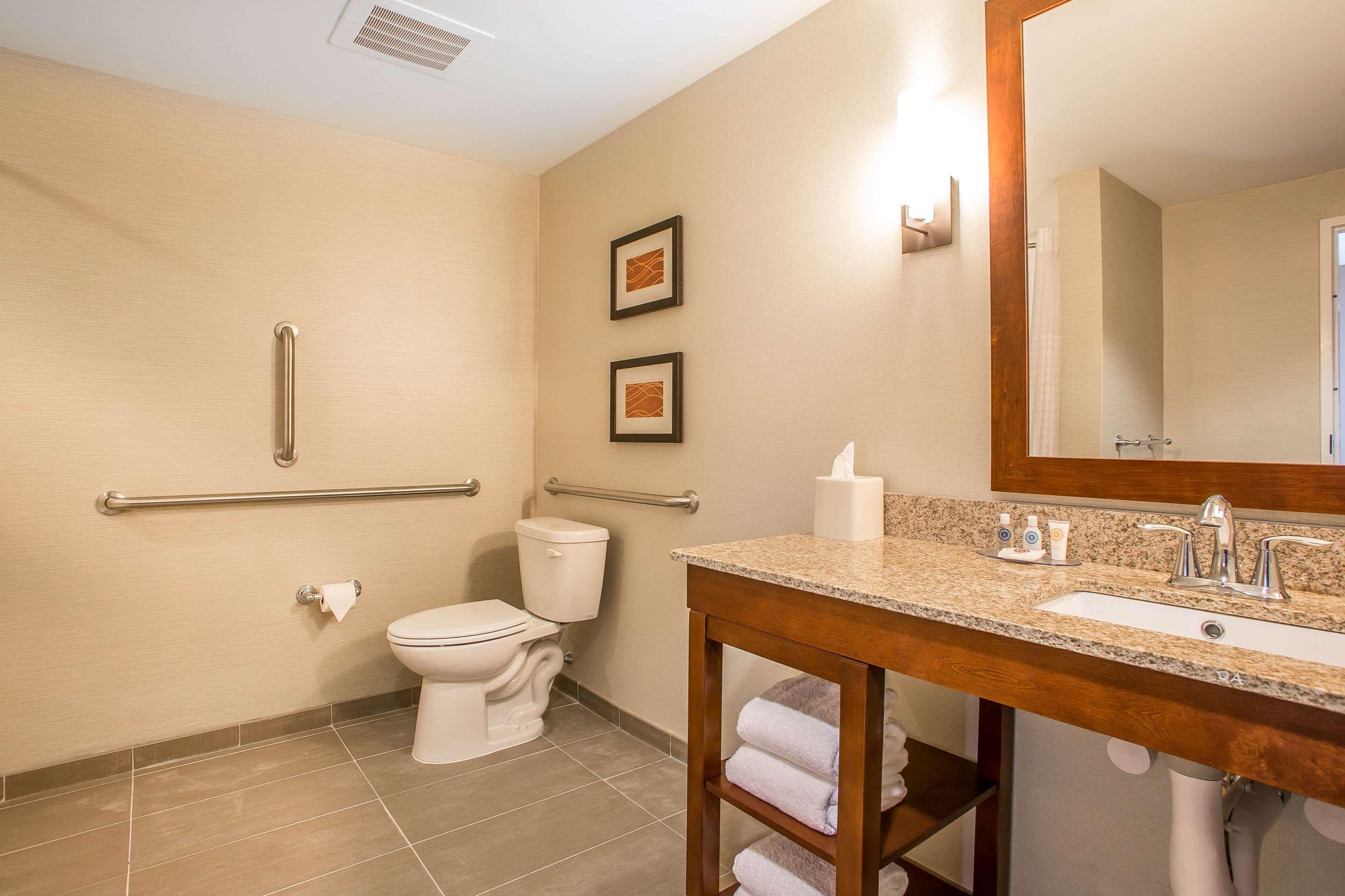 Comfort Inn Pa Turnpike - I-81 Карлайл Екстериор снимка