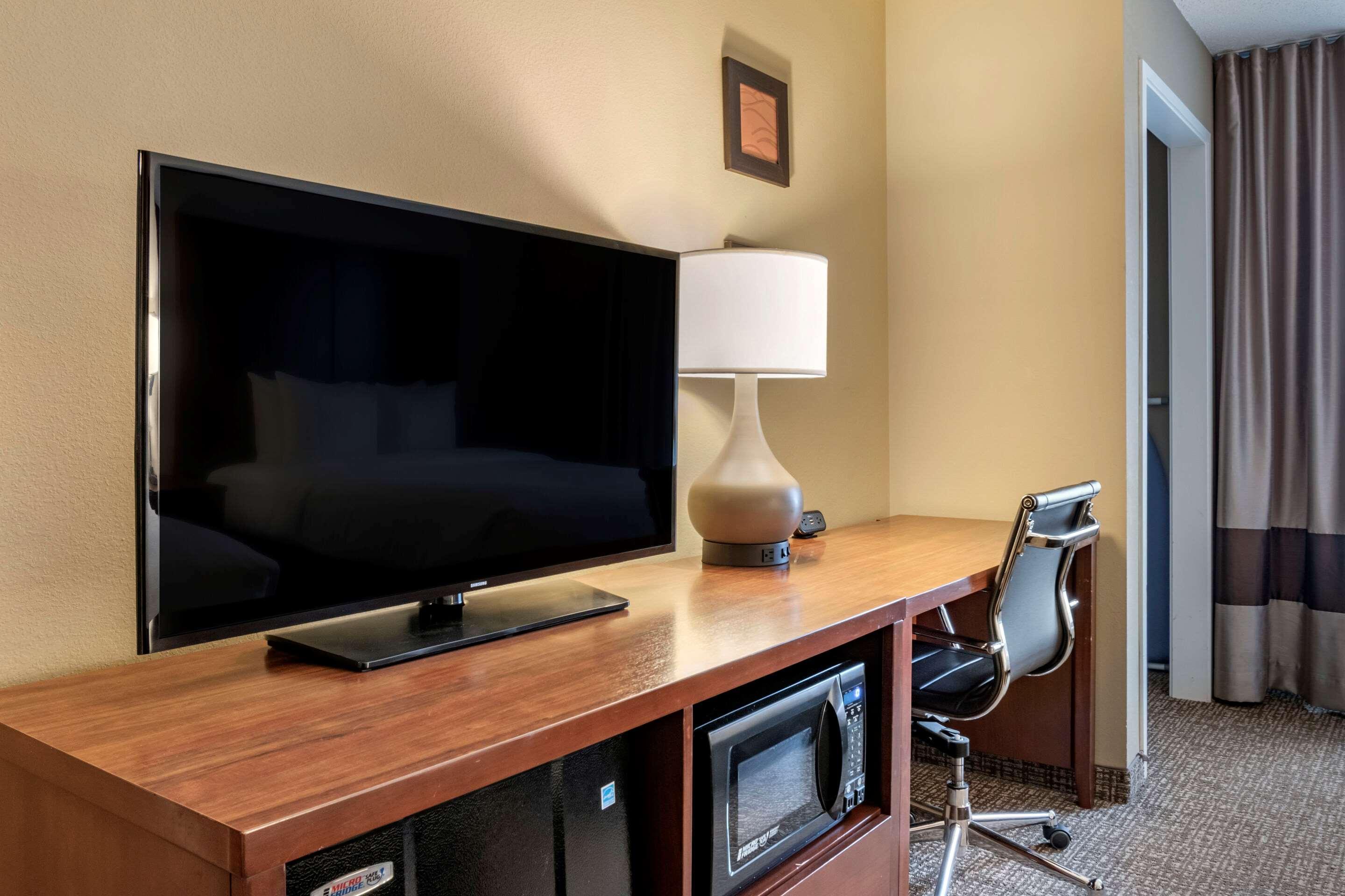 Comfort Inn Pa Turnpike - I-81 Карлайл Екстериор снимка
