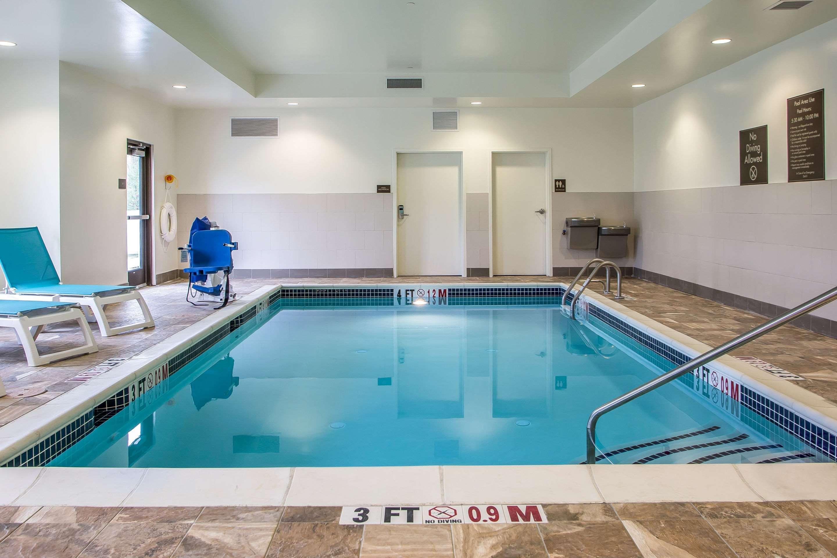 Comfort Inn Pa Turnpike - I-81 Карлайл Екстериор снимка